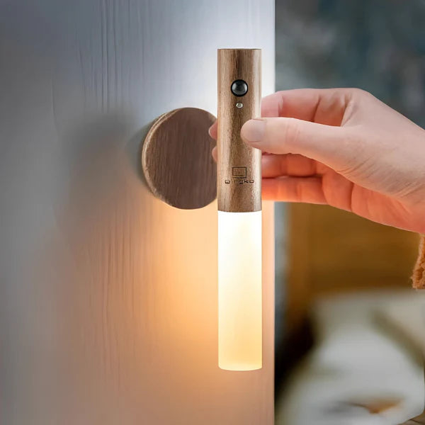 Luminária de Parede com Sensor e Base Magnética – Madeira e LED Inteligente