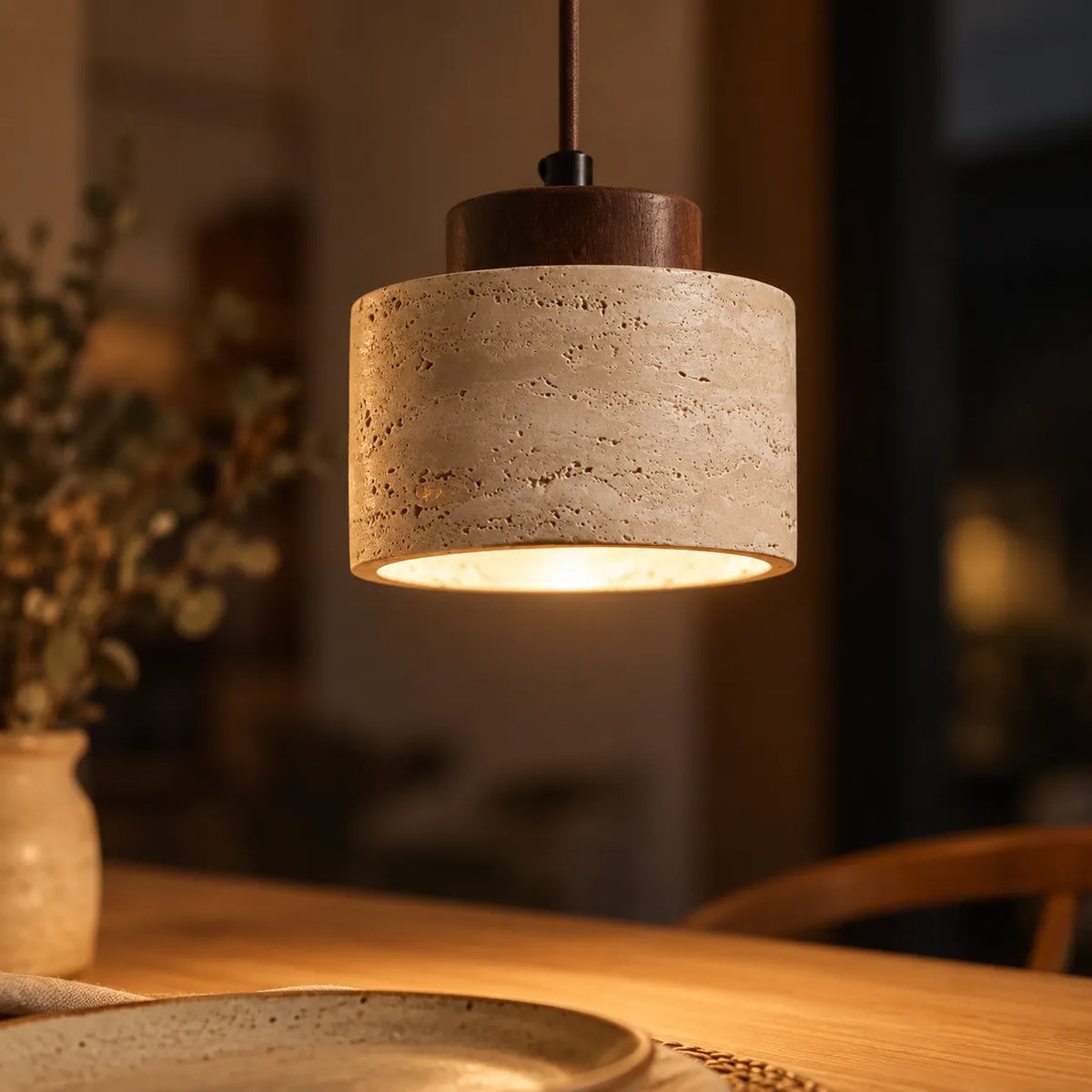 Luminária Pendente em Pedra Travertino e Madeira Tivoli