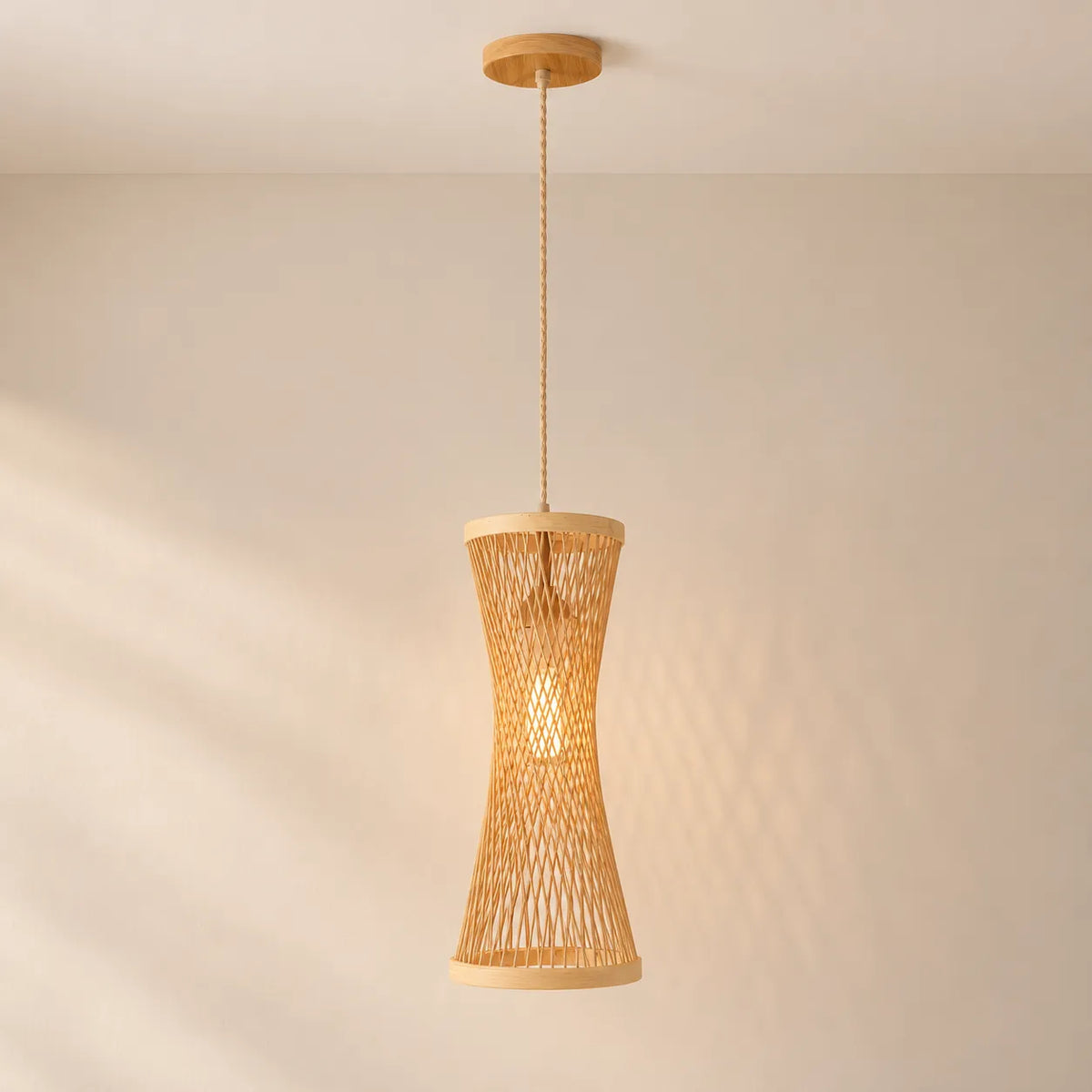 Luminária Pendente Bambu Natural Ampulheta 42 cm Taquara