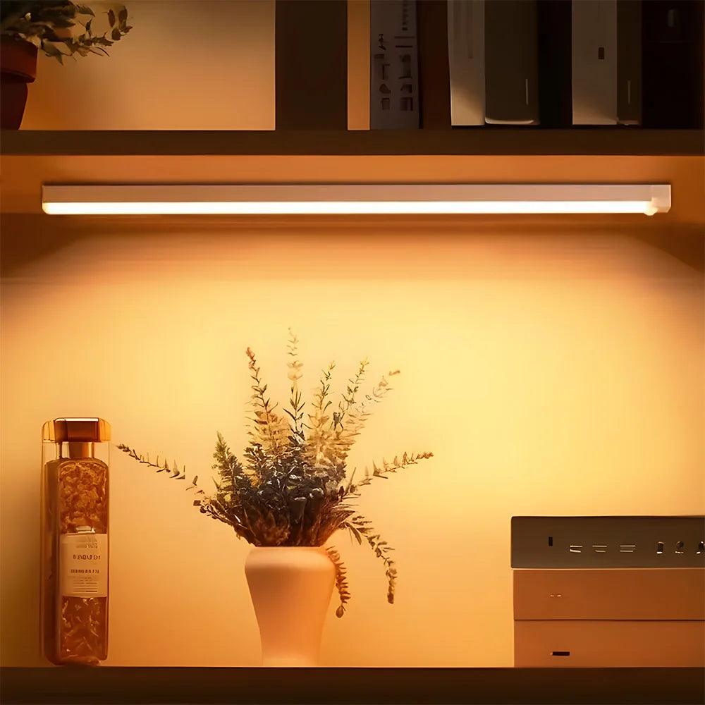 Luminária LED Barra com Sensor de Movimento Recarregável e Fácil Instalação