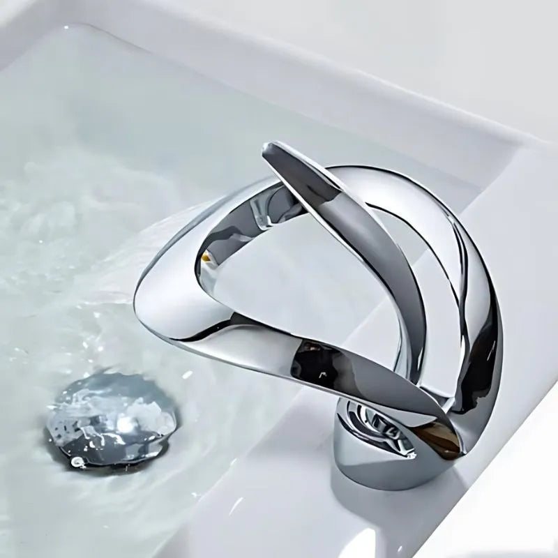 Torneira Cascata para Banheiro Monocomando Bica Baixa Moebius