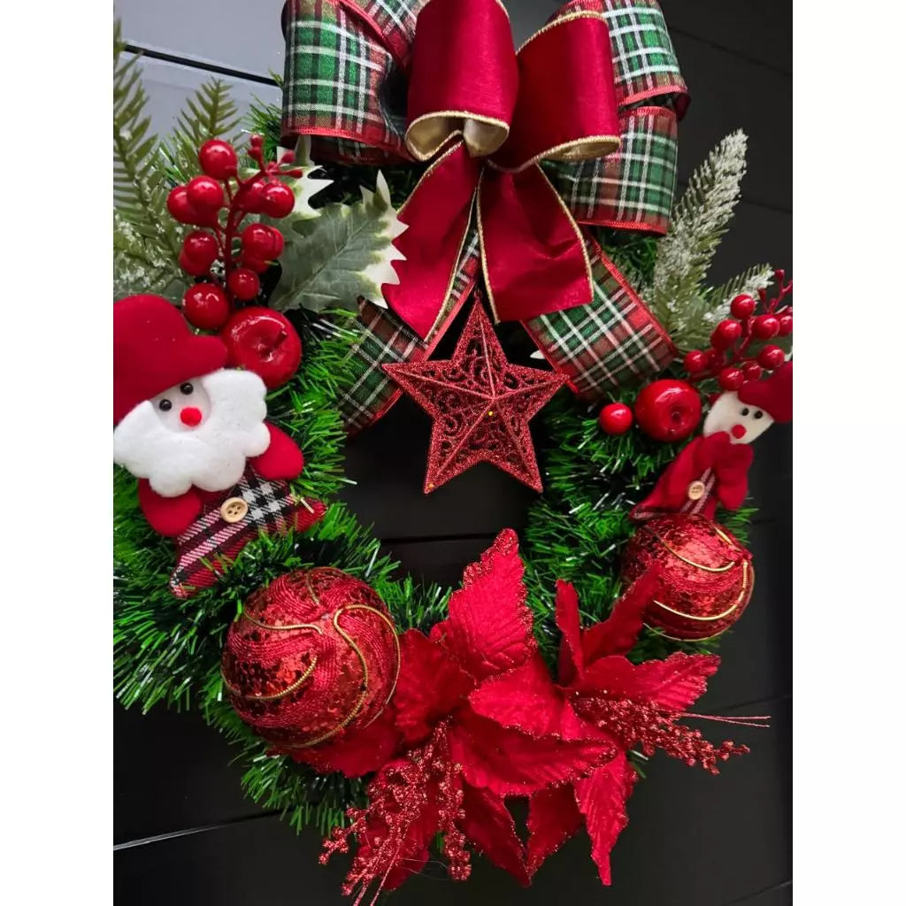 Guirlanda de Natal com Papai Noel Elegância e Encanto para sua Porta