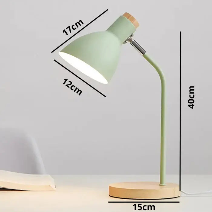 Luminária de Mesa com Bambu e Alumínio – Design Moderno