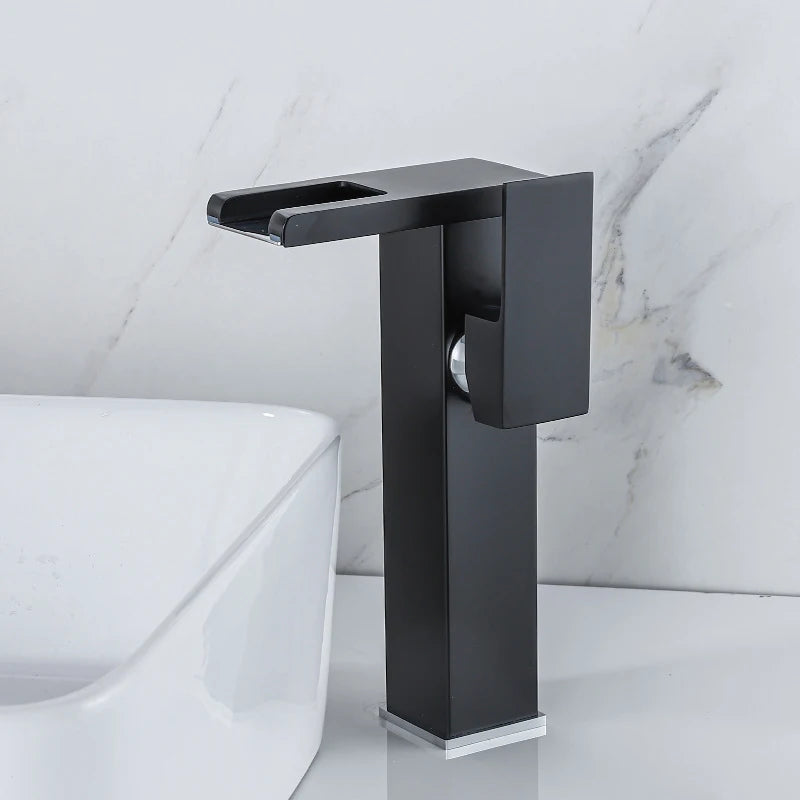 Torneira cascata LED para banheiro Volta