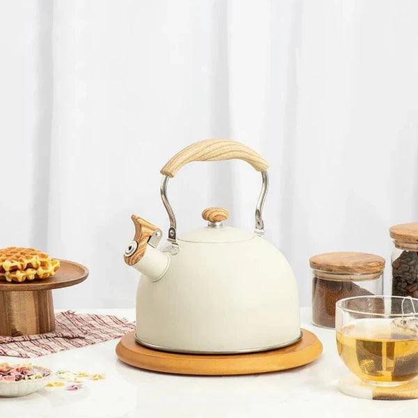 Chaleira Moderna com Cabo de Madeira em Inox – 2,5L, Compatível com Fogão a Gás e Indução