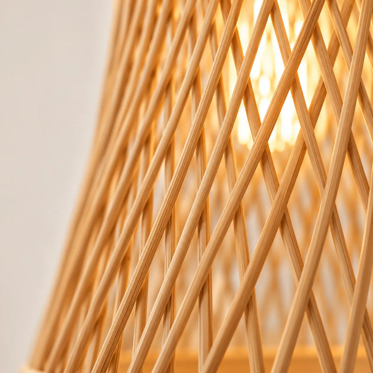 Luminária Pendente Bambu Natural Ampulheta 42 cm Taquara