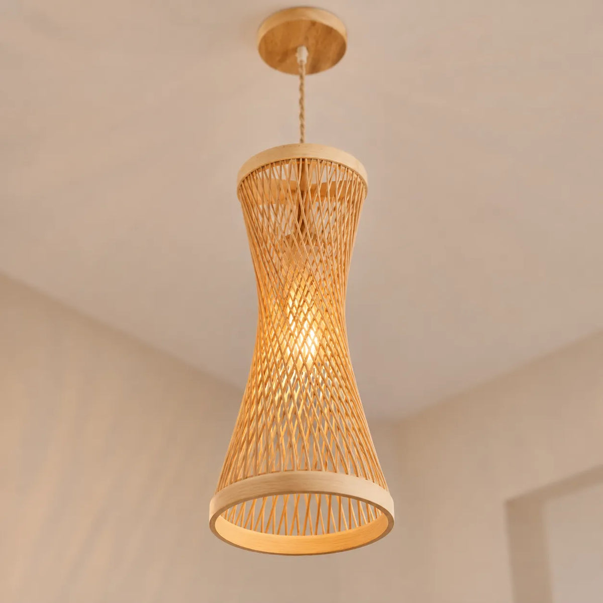 Luminária Pendente Bambu Natural Ampulheta 42 cm Taquara