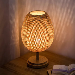 Luminária de Mesa Bambu – Estilo Natural com Elegância Artesana