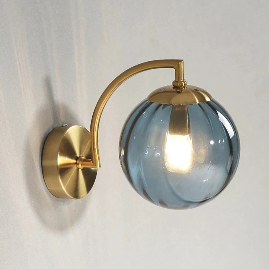 Arandela de Parede Globo Verona em Metal e Vidro com Design Sofisticado