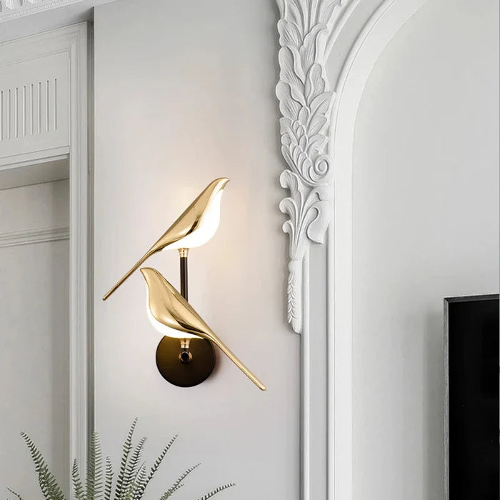 Arandela de Parede Pássaro Dourado – Iluminação Decorativa