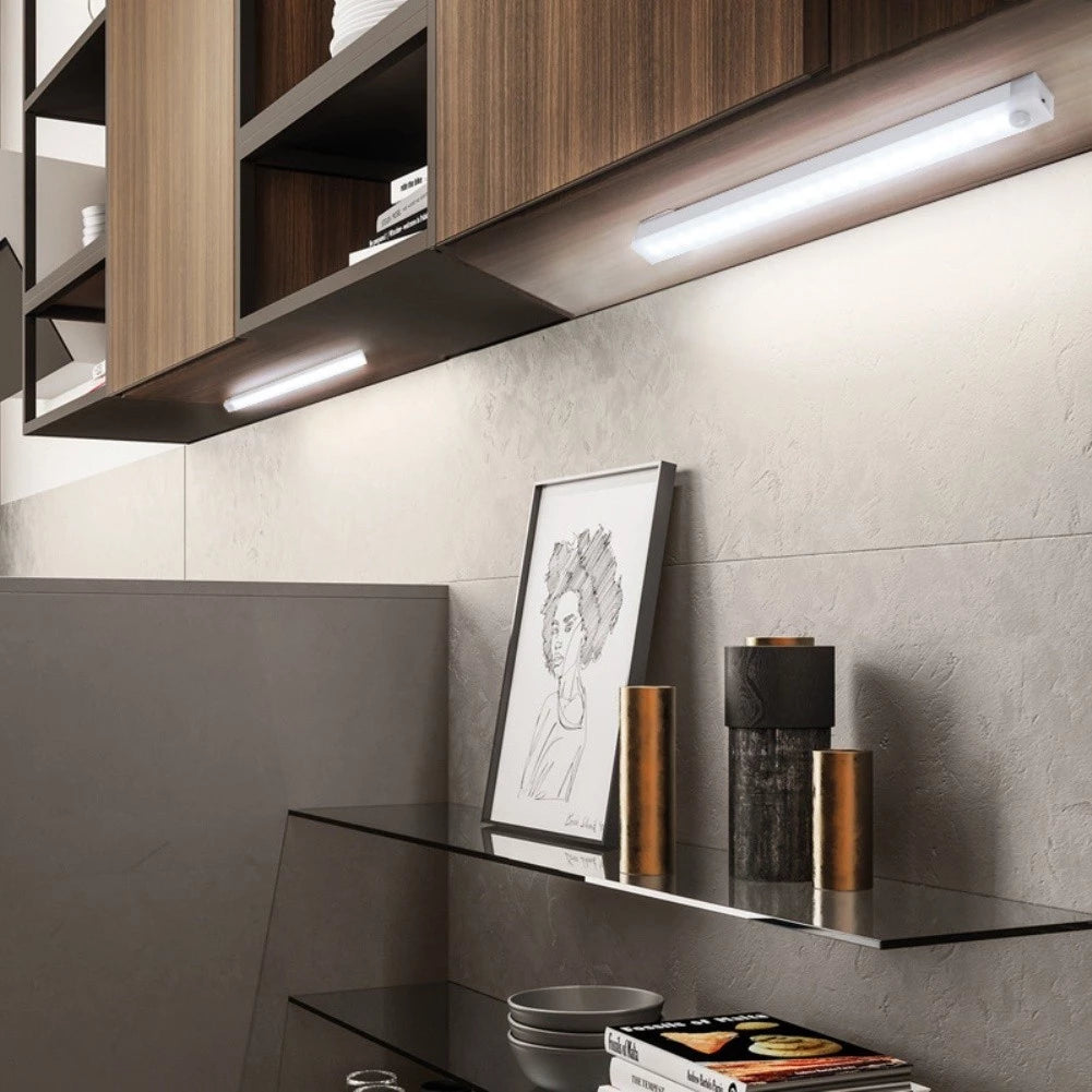 Luminária LED Barra com Sensor de Movimento - Recarregável e Fácil Instalação