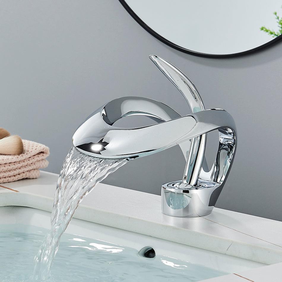 Torneira Cascata para Banheiro Monocomando Bica Baixa Moebius